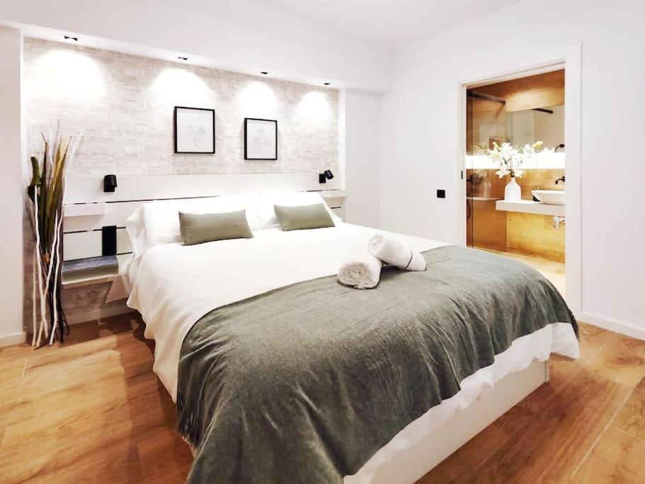 Increible Apartamento De Lujo En Terrassa Luaran gambar