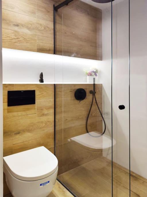 Increible Apartamento De Lujo En Terrassa Luaran gambar